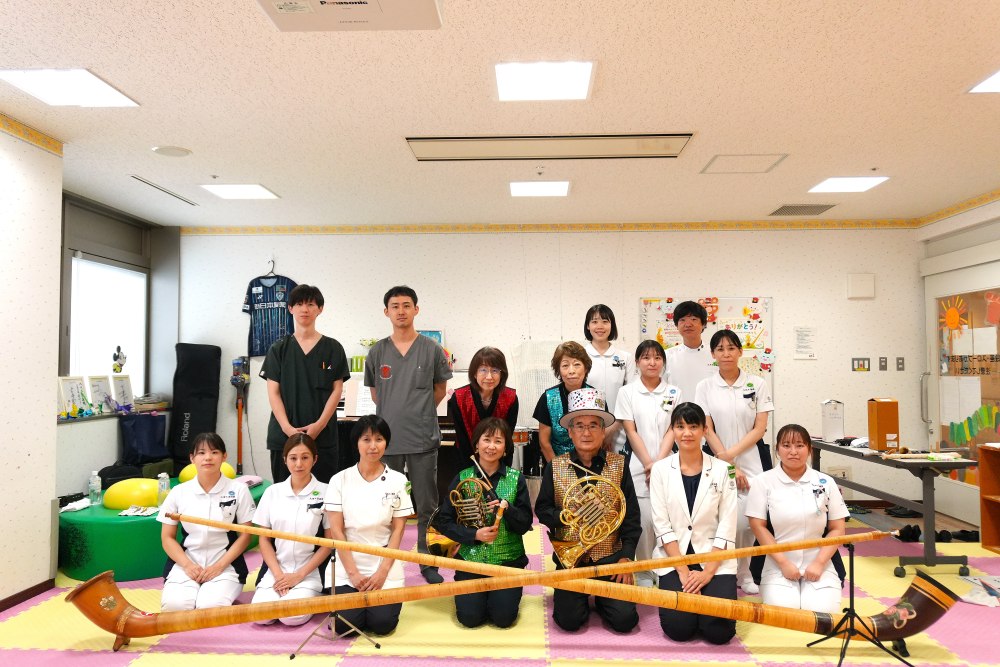 小児医療センターでコンサートを開催しました
